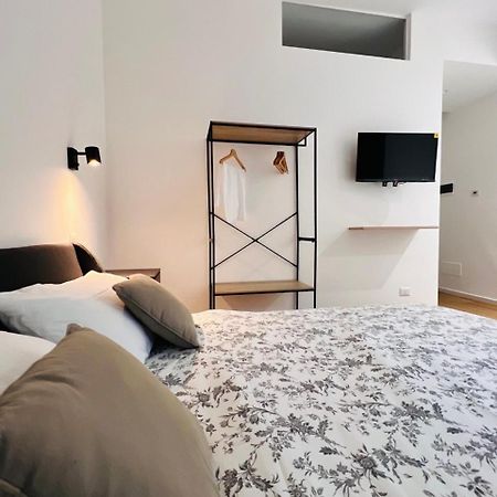 Finella Charming Rooms บารี ภายนอก รูปภาพ