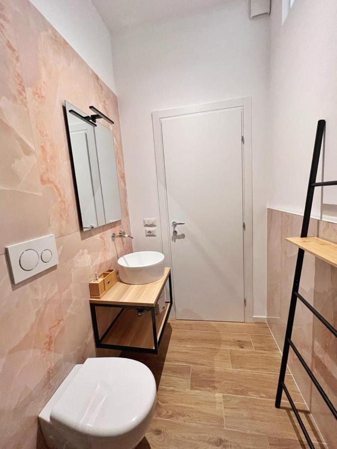 Finella Charming Rooms บารี ภายนอก รูปภาพ