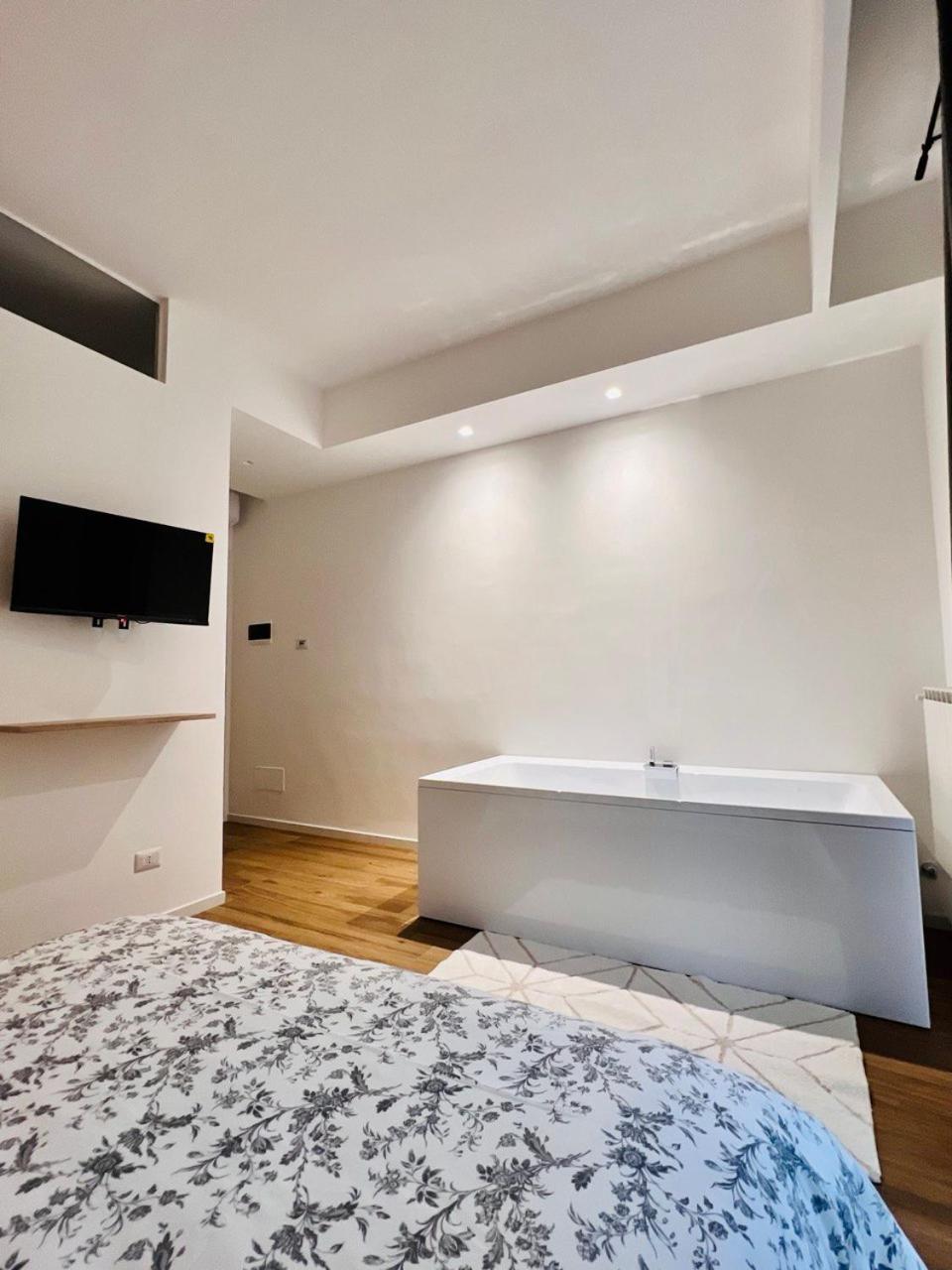 Finella Charming Rooms บารี ภายนอก รูปภาพ