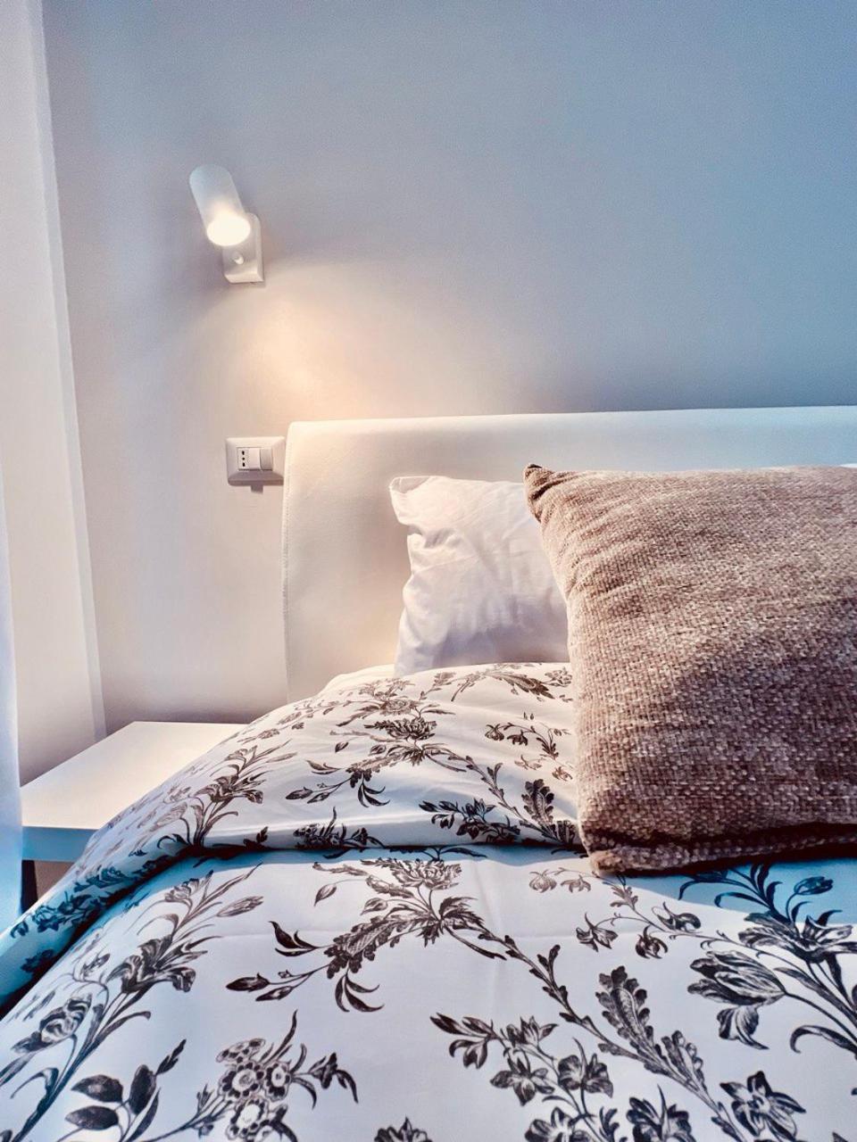Finella Charming Rooms บารี ภายนอก รูปภาพ